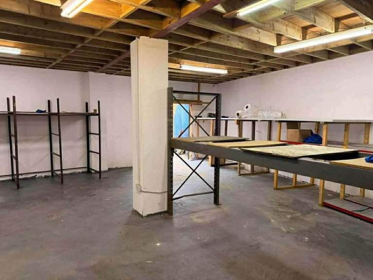 Large Storage unit Available in NW10