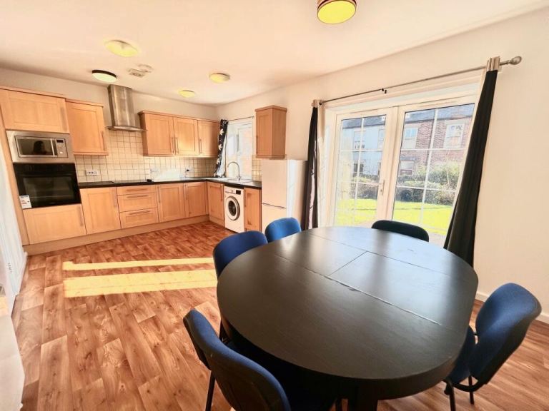 Double room; Victoria Court, Durham (DH1); £600 pcm + bills