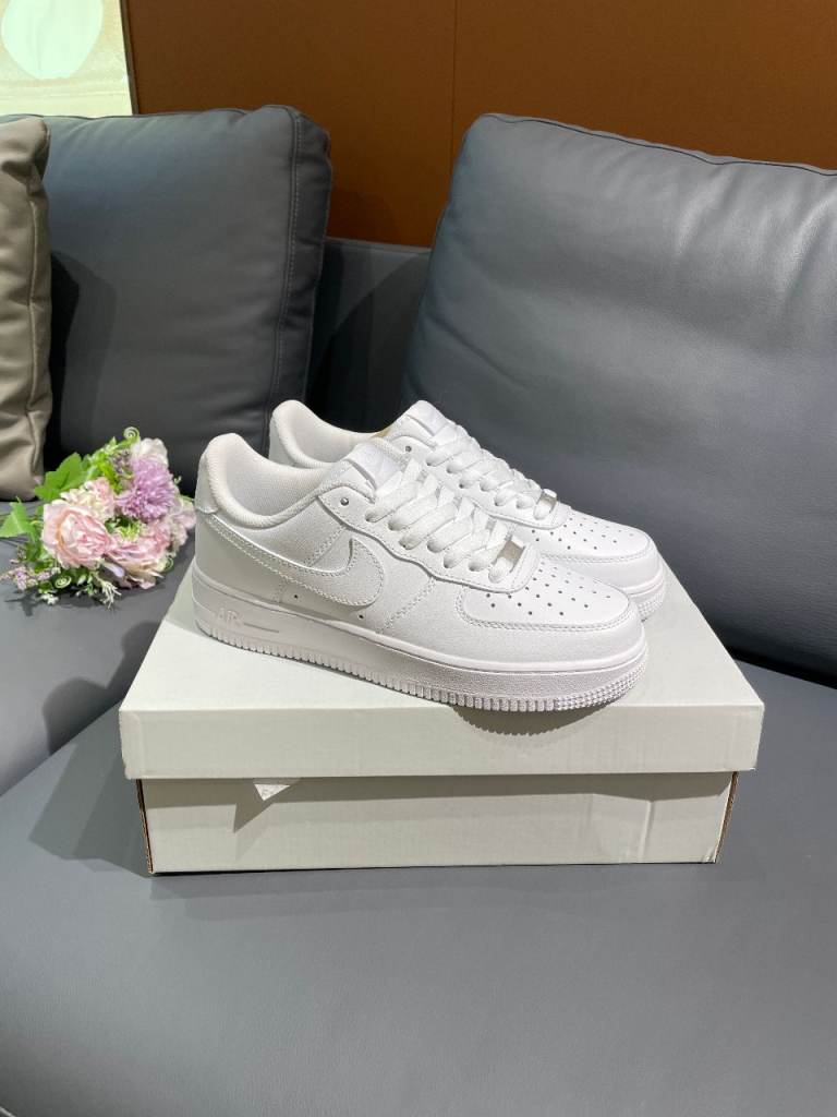 Nike Air Force 1 Low '07 White Brand New In Box UK 10