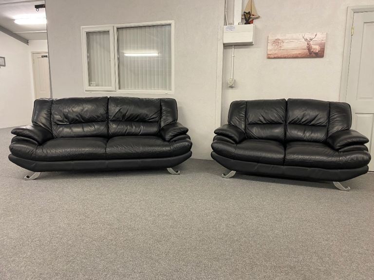 Black leather 3 & 2 sofas suite 