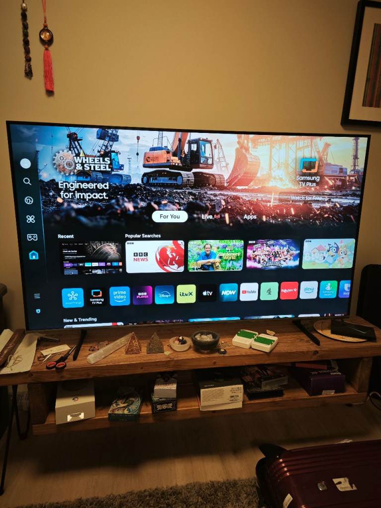 Samsung 55 inch Q60C TV