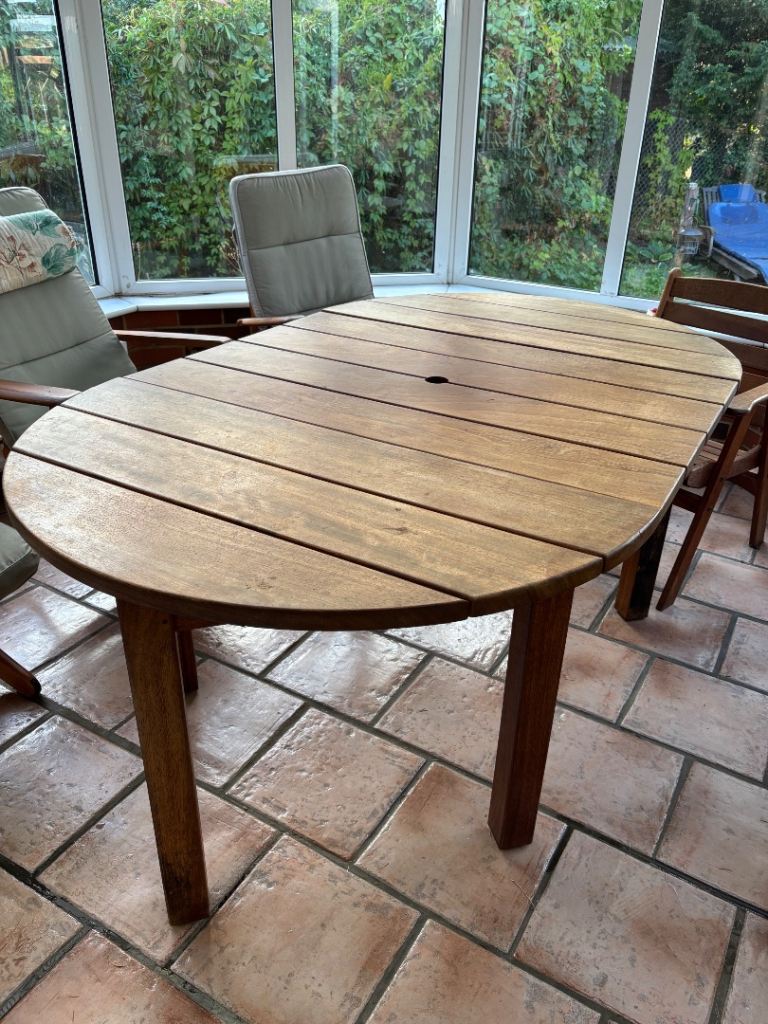 CLARECRAFT Wooden Garden Table and Four Matching Chairs