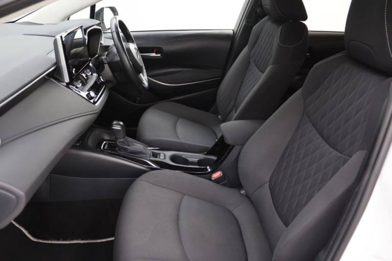 2022 Toyota Corolla 1.8 VVT-h GPF Design Saloon 4dr Petrol Hybrid CVT Euro 6 (s/s) (122 ps) Saloo...