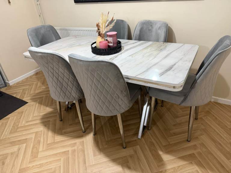 Brand New Dining Table & 6 Chairs – Extendable – Free UK Delivery