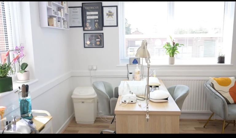 ✨ Nail Station Available to Rent ✨