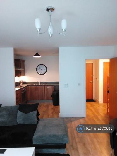 1 bedroom flat in Worsdell Drive, Gateshead, NE8 (1 bed) (#2870683)