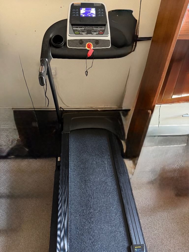 Pro-Grade Motorized Running Treadmill – FAST SALE 