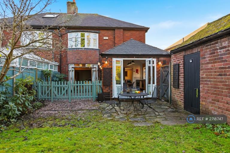 1 bedroom in Lullington Road, Salford, M6 (#2718747)