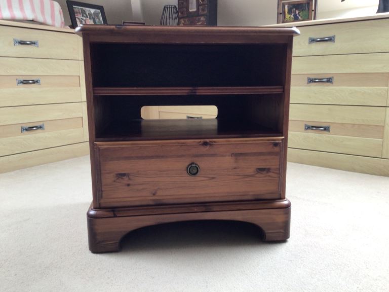 Ducal Solid Pine TV Unit / Bedside Cabinet 