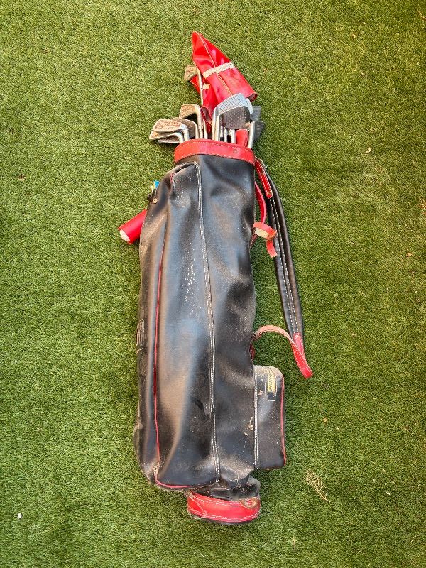Set of vintage golf clubs plus bag, shoes & accessories