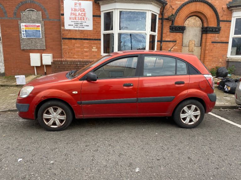 Kia Rio 2007 / 79k miles / decent condition 