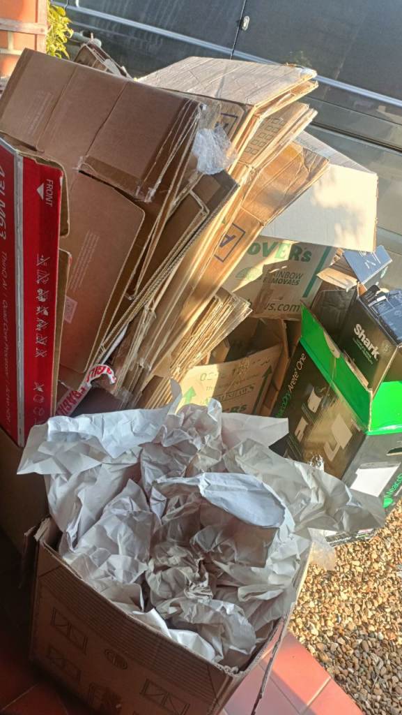 Free moving boxes