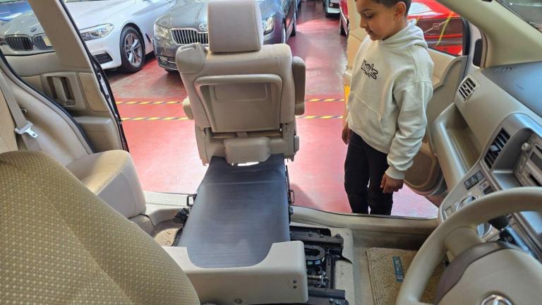 2010 Toyota Raum 1.5 Auto lift mobility chair  Petrol Automatic