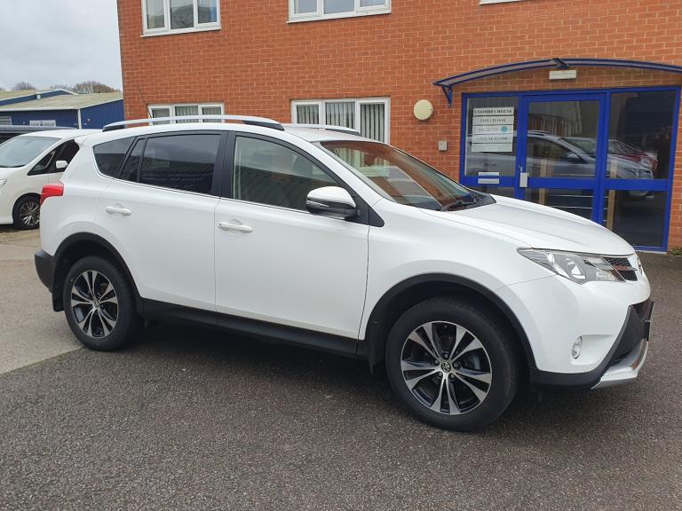 2015 Toyota RAV4 2.2 D-4D Invincible SUV 5dr Diesel Manual 4WD Euro 5 (150 ps)