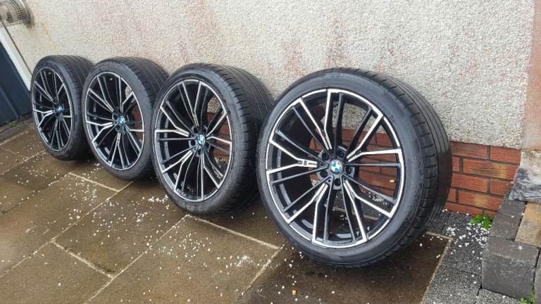 4 X 21" alloys and tyres.