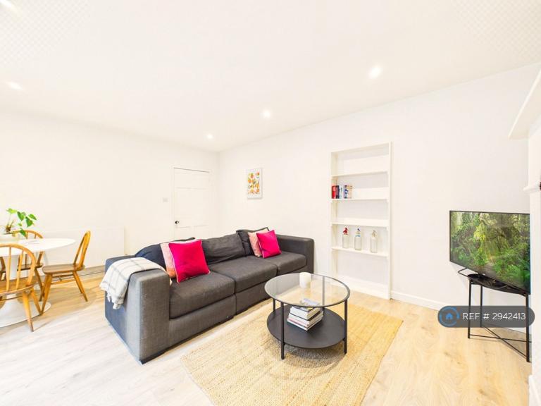 2 bedroom flat in London Road, Cheltenham, GL52 (2 bed) (#2942413)