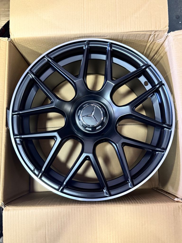 BRAND New Boxed 19” inch single mercedes benz alloy wheel e63 c63 9j et45 5x112