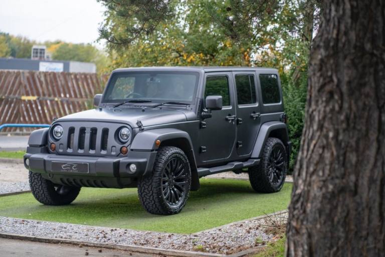 2013 Jeep Wrangler 2.8 CRD Sahara SUV 4dr Diesel Auto 4WD Euro 5 (197 bhp) CONVERTIBLE Diesel Aut...