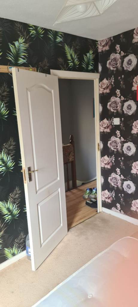 Room to rent in a house close to Heathrow 