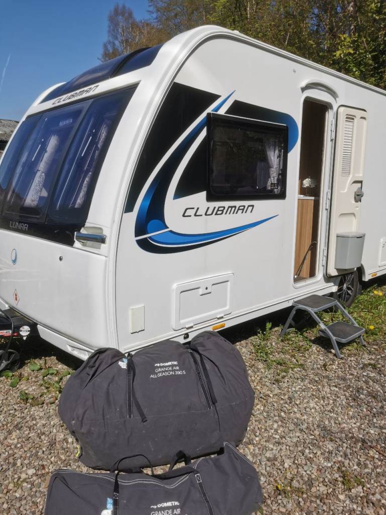caravan 2018 twin beds