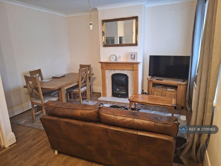 1 bedroom in Lansdowne Road, Chatham, ME4 (#2701063)