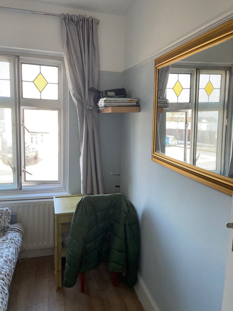 Single room nearly new very clean 