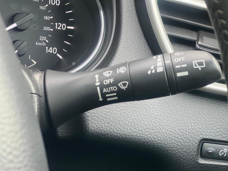 2015 Nissan Qashqai 1.6 dCi N-Tec+ 5dr HATCHBACK DIESEL Manual