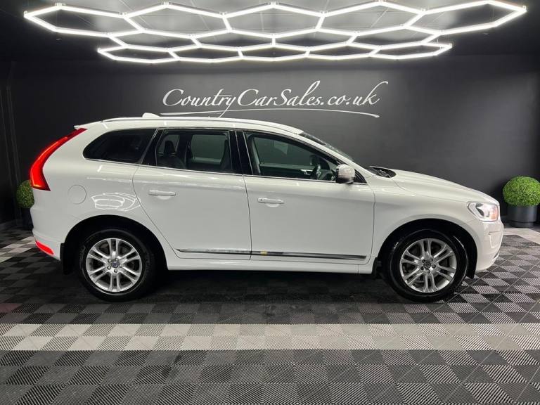2015 Volvo XC60 D5 [220] SE Lux Nav 5dr AWD Geartronic ESTATE DIESEL Automatic