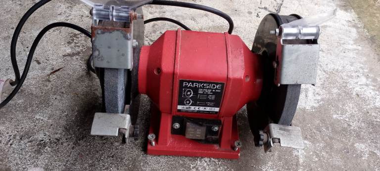 Bench Grinder Polisher 240v bolt down, working £10