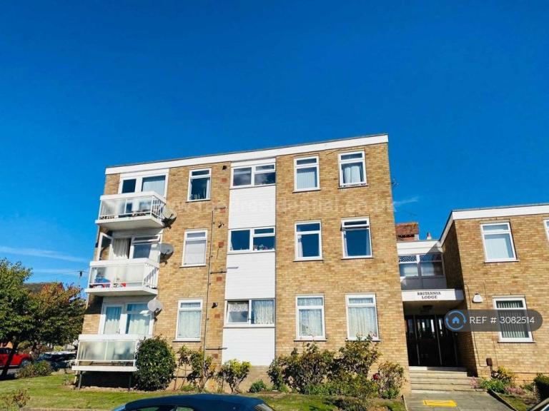 2 bedroom flat in Britannia Road, Westcliff-On-Sea, SS0 (2 bed) (#3082514)