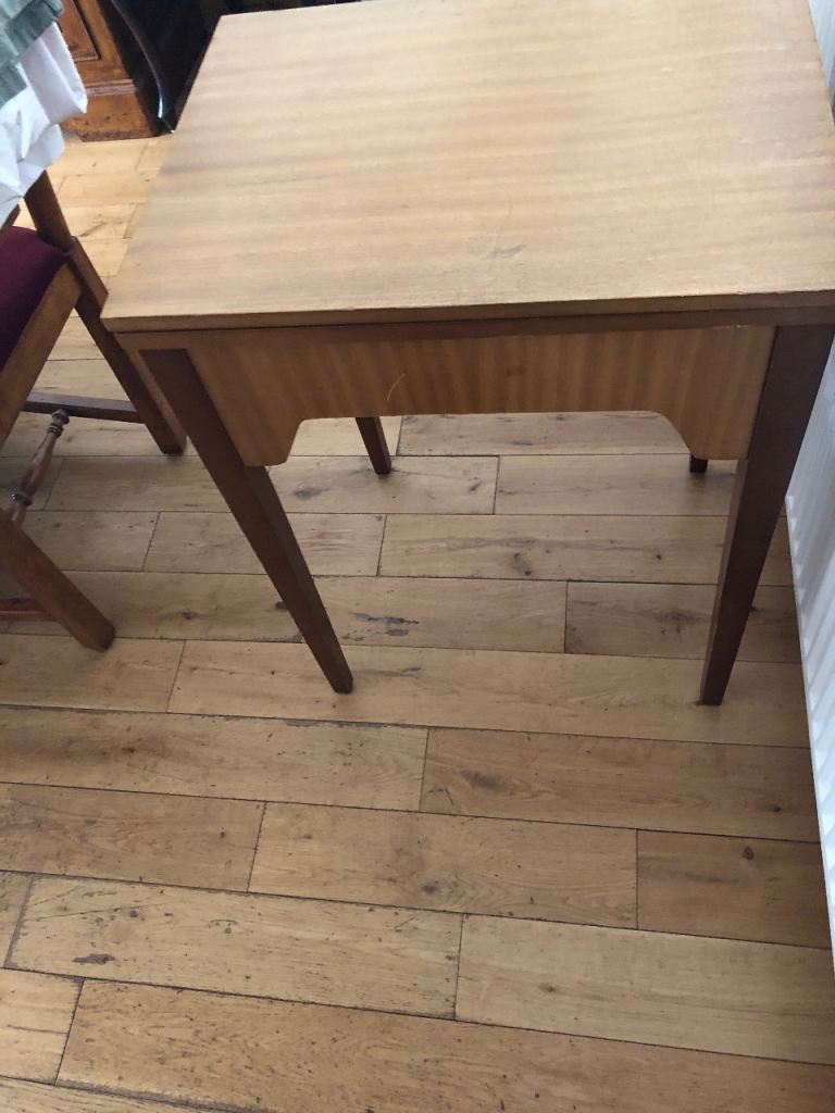 Sewing machine table