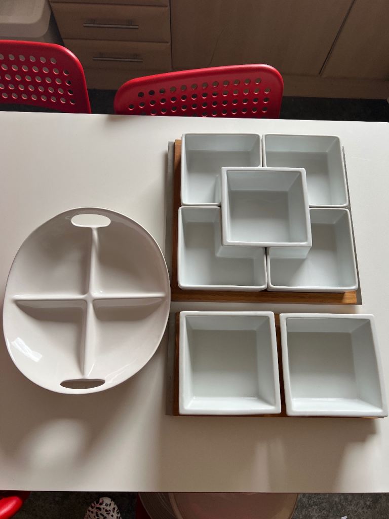 Serving dishes 