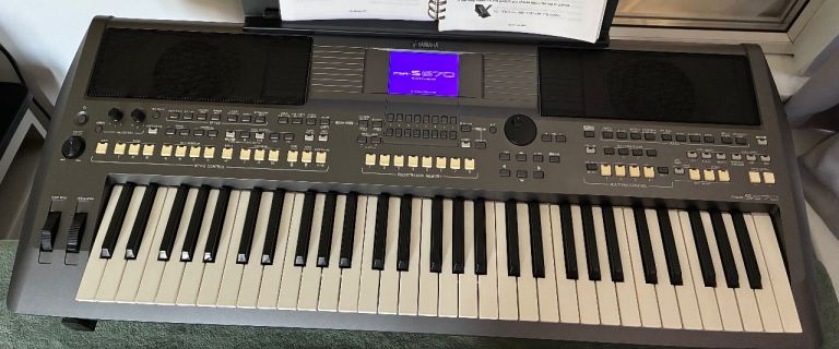 Yamaha PSR S670 arranger 