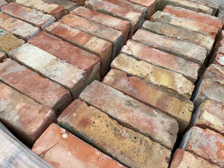 Reclaimed Bricks/Old Multi Gaunt Bricks/Multi Gault Wire Cut Brick @£1.25+Vat each