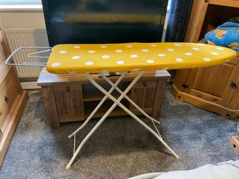 IRONING BOARD 