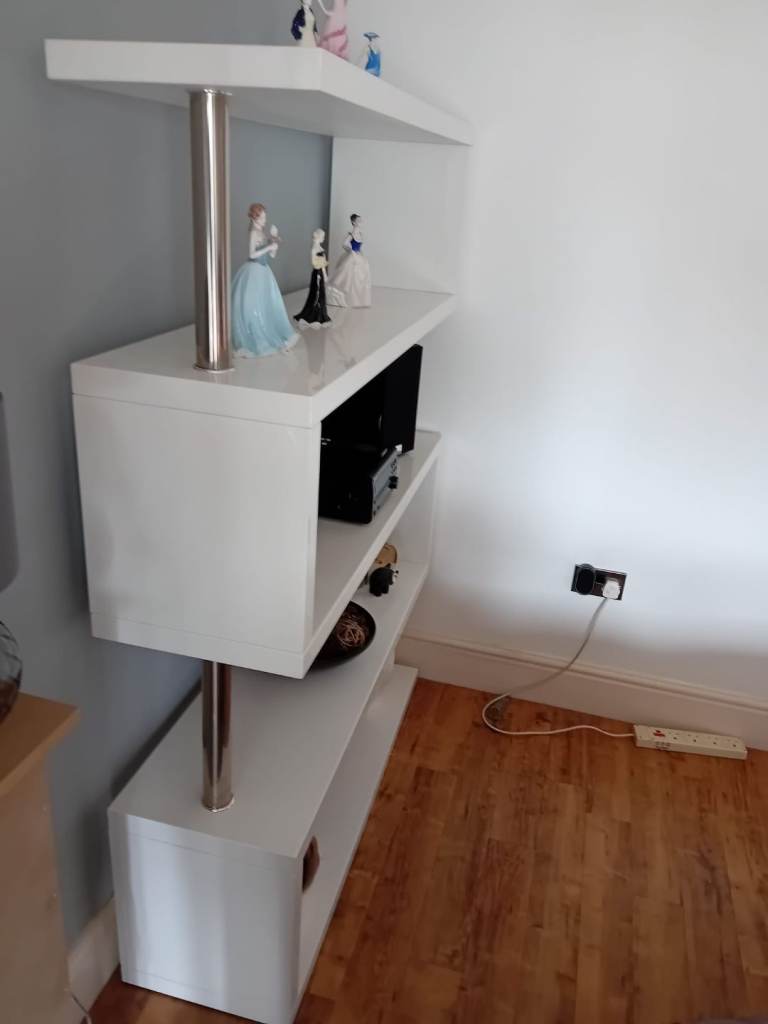 Wal unit for lounge or dining area