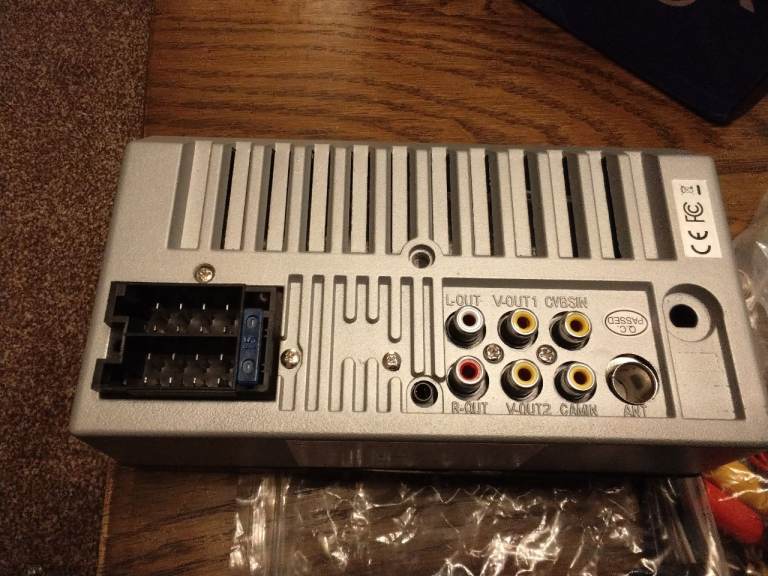 Car Stereo With mirror Link. Bluetooth. Reverse camera and more. New