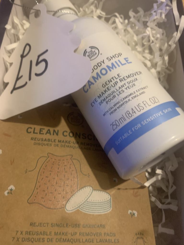 Bodyshop makeup remover gift set 