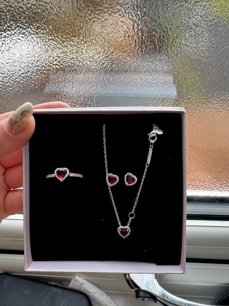 Pandora red set 58