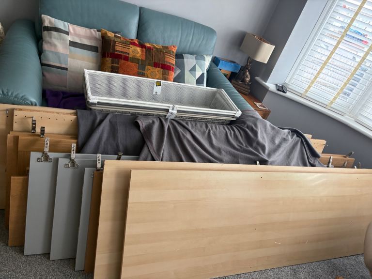 Free dismantled wardrobes