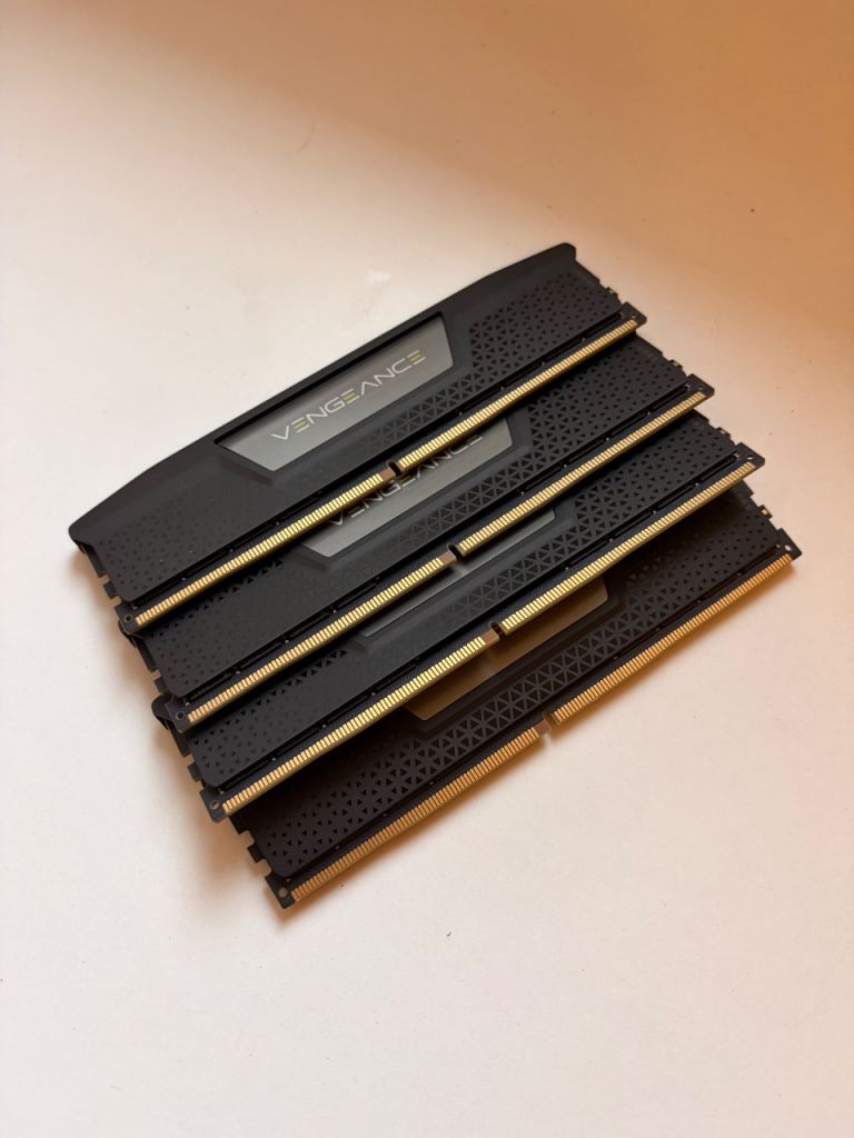Corsair Vengeance 128GB (4x32GB) DDR5-5200 DIMM Unbuffered RAM CMK64GX5M2B5200C40