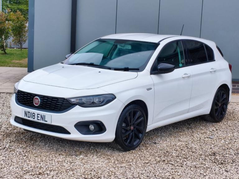 FIAT TIPO 1.4 Tipo Hatchback 1.4 T-jet 120hp S-design White Manual Petrol 2018