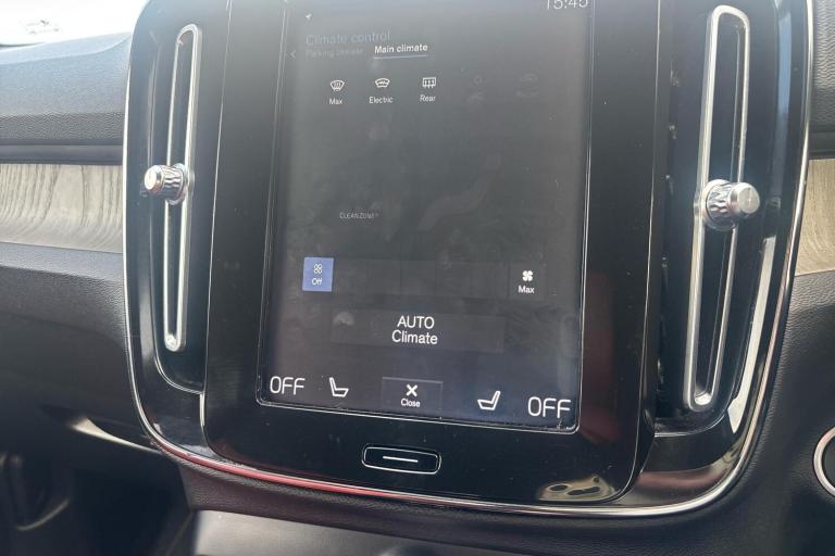  Volvo Xc40 2.0 B4 Mhev Inscription Pro Suv 5dr Petrol Hybrid Auto Euro 6 s/s