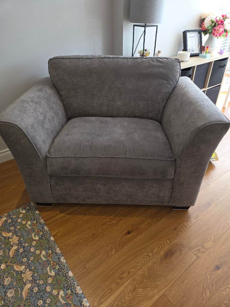 Cuddle chair