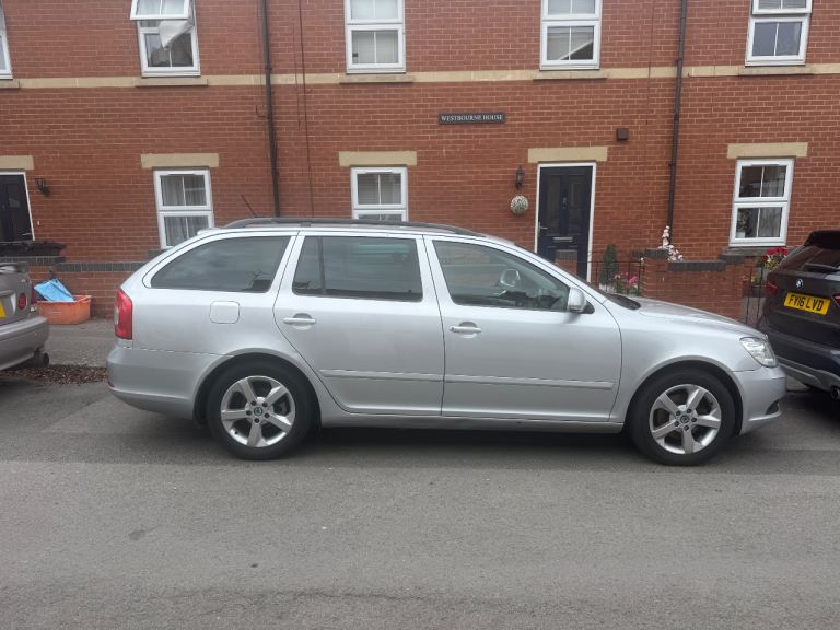 Skoda, OCTAVIA, Estate, 2011, Manual, 1598 (cc), 5 doors
