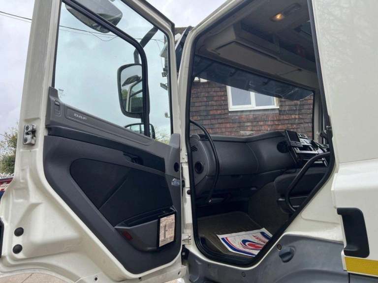 2015 DAF CF-370 6X2 CRANE VEHICLE