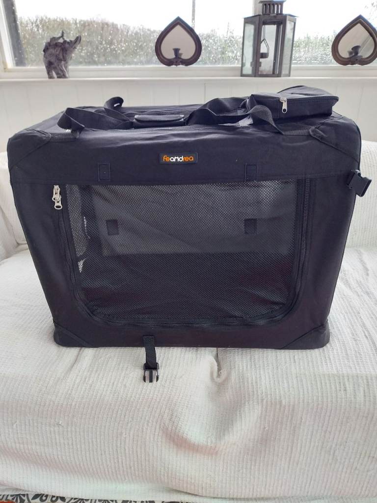 LIGHT WEIGHT LARGE PET CARRIER