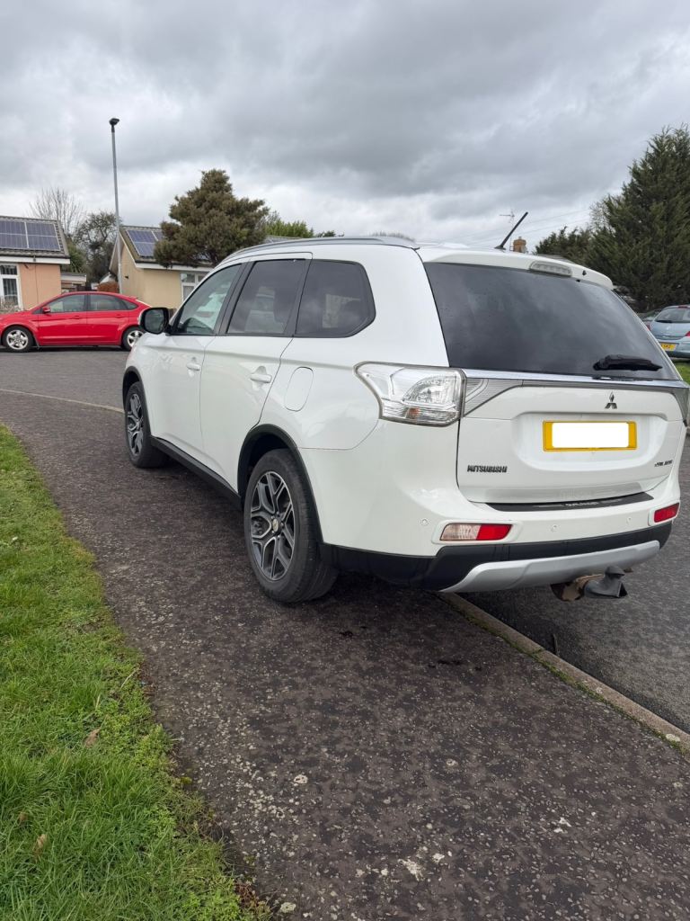 Mitsubishi, OUTLANDER, Estate Cheapest !! On here