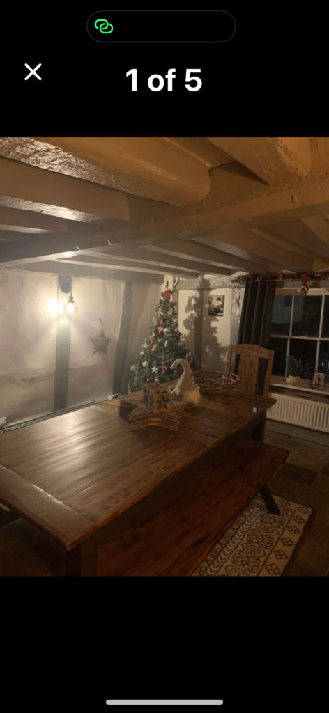 Beutiful extending dining table