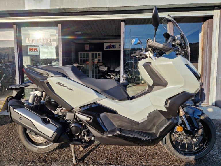 HONDA ADV 350 IN GREY 